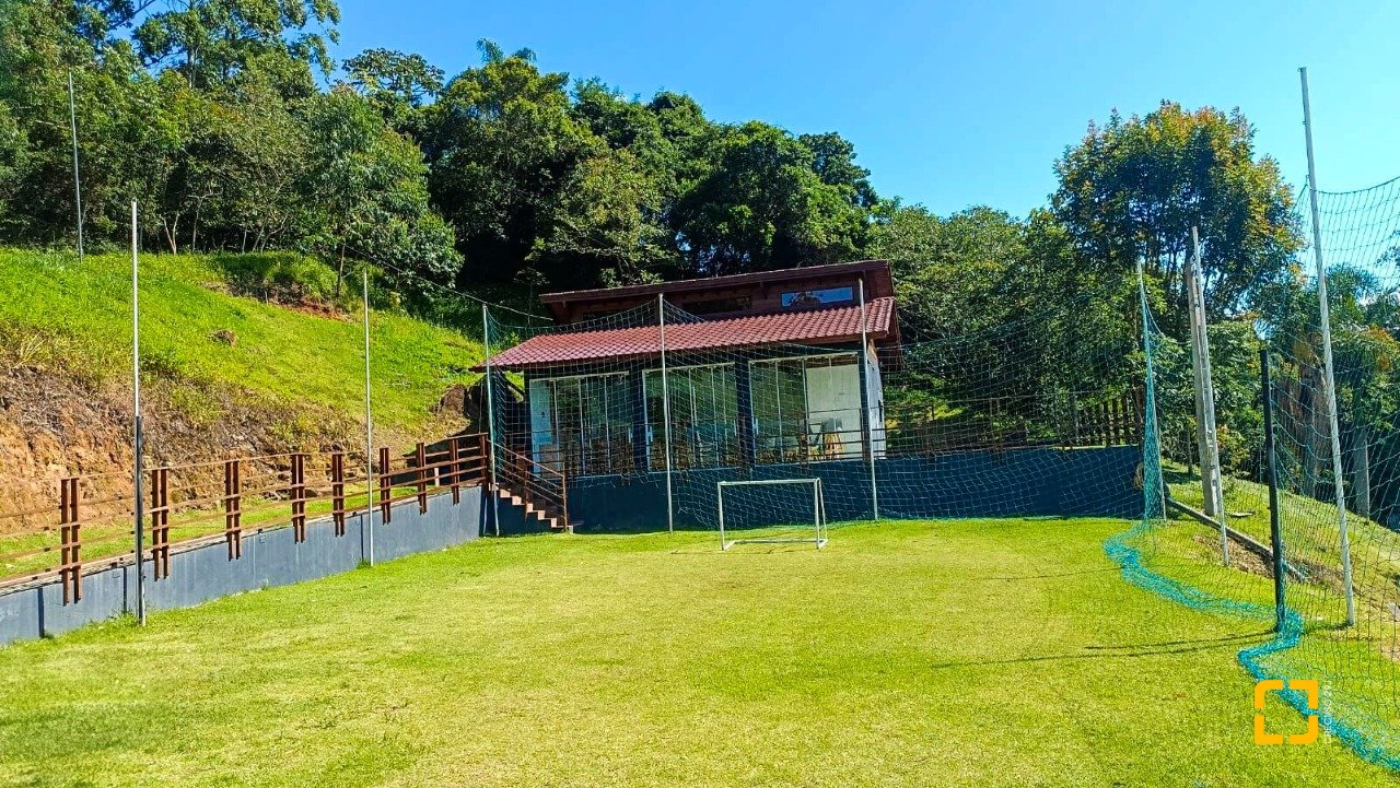 Casa de Condomínio com 192m², 6 quartos (sendo 3 suítes), 2 garagens, no bairro Cachoeira do Bom Jesus em Florianópolis