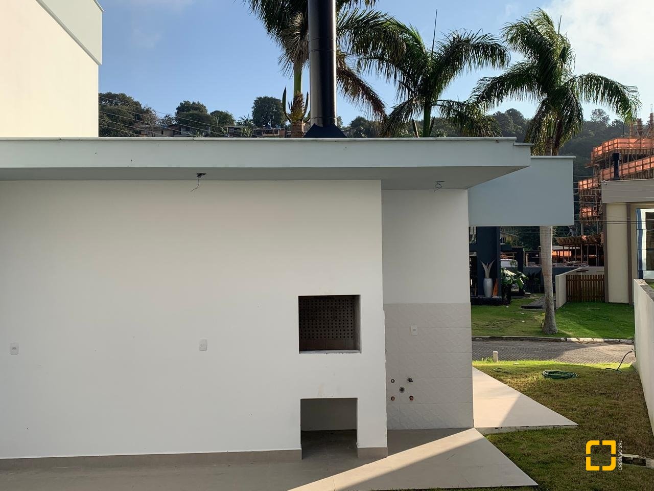 Casa de Condomínio com 192m², 6 quartos (sendo 3 suítes), 2 garagens, no bairro Cachoeira do Bom Jesus em Florianópolis