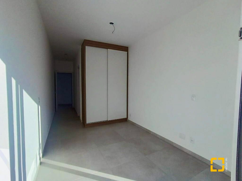 Casa de Condomínio com 192m², 6 quartos (sendo 3 suítes), 2 garagens, no bairro Cachoeira do Bom Jesus em Florianópolis