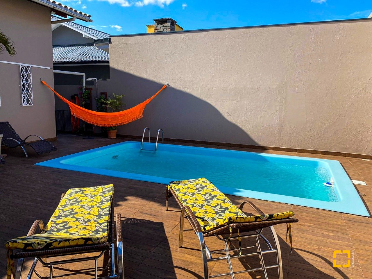 Casa com 156m², 5 quartos (sendo 3 suítes), 3 garagens, no bairro Santa Monica em Florianópolis