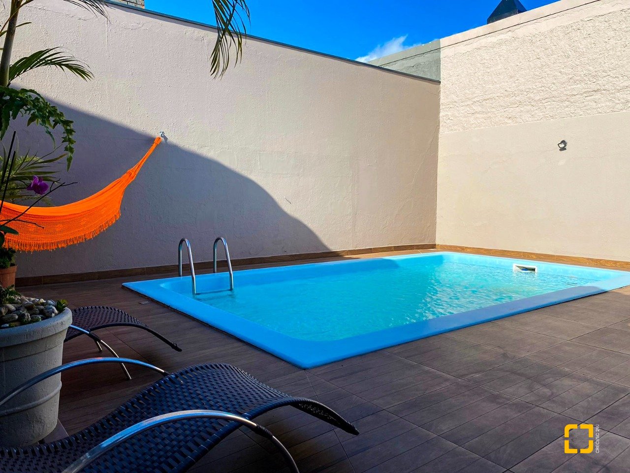 Casa com 156m², 5 quartos (sendo 3 suítes), 3 garagens, no bairro Santa Monica em Florianópolis