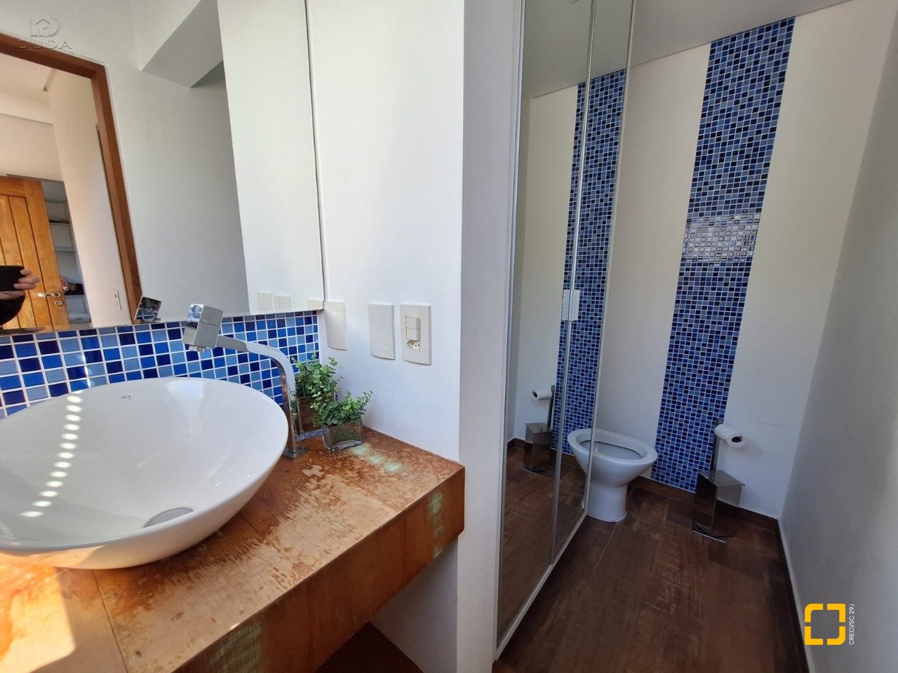 Casa de Condomínio com 282m², 4 quartos (sendo 3 suítes), 2 garagens, no bairro João Paulo em Florianópolis