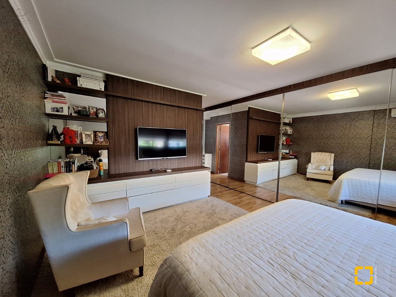 Casa de Condomínio com 282m², 4 quartos (sendo 3 suítes), 2 garagens, no bairro João Paulo em Florianópolis