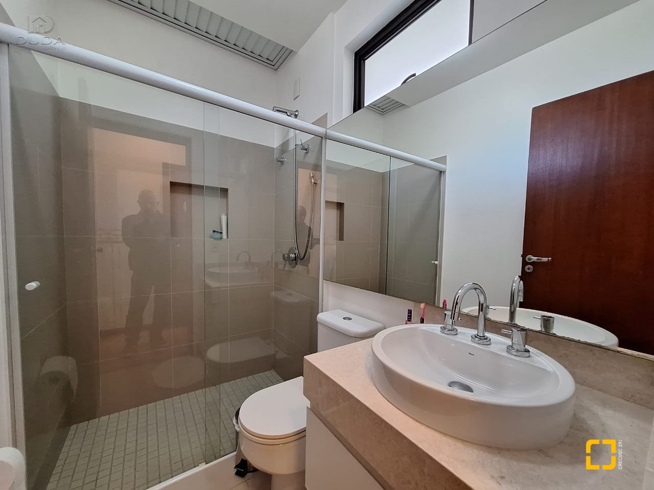 Casa de Condomínio com 282m², 4 quartos (sendo 3 suítes), 2 garagens, no bairro João Paulo em Florianópolis