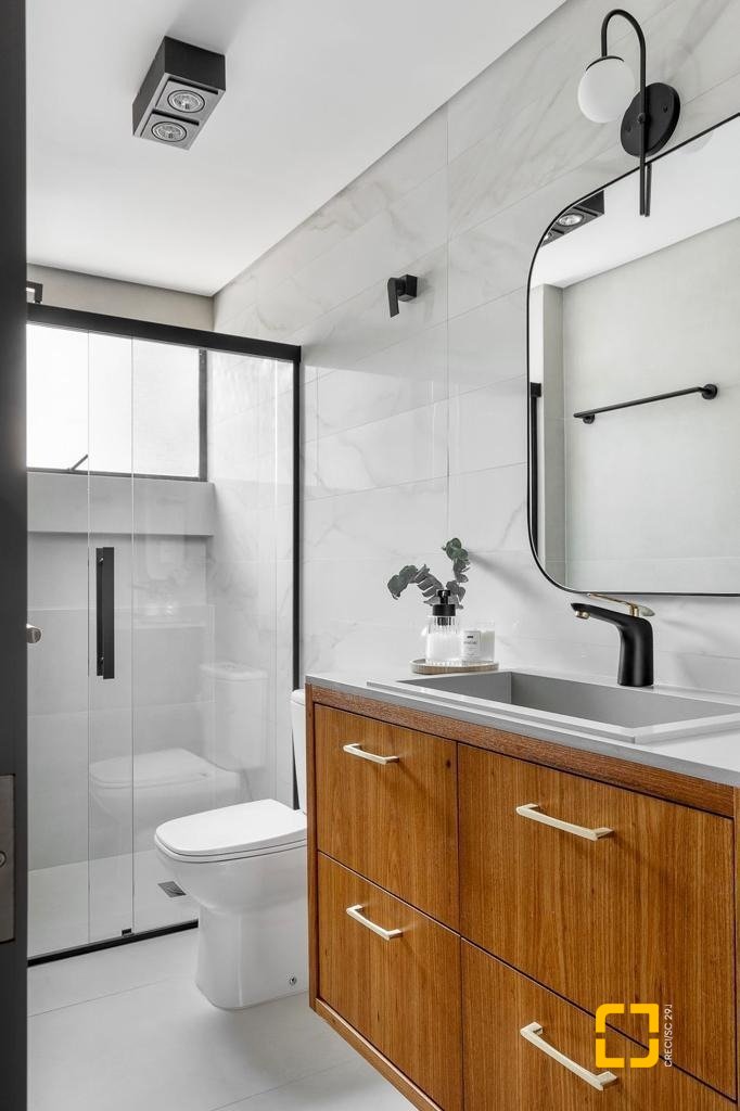 Apartamento com 207m², 5 quartos (sendo 1 suíte), 2 garagens, no bairro Centro em Florianópolis