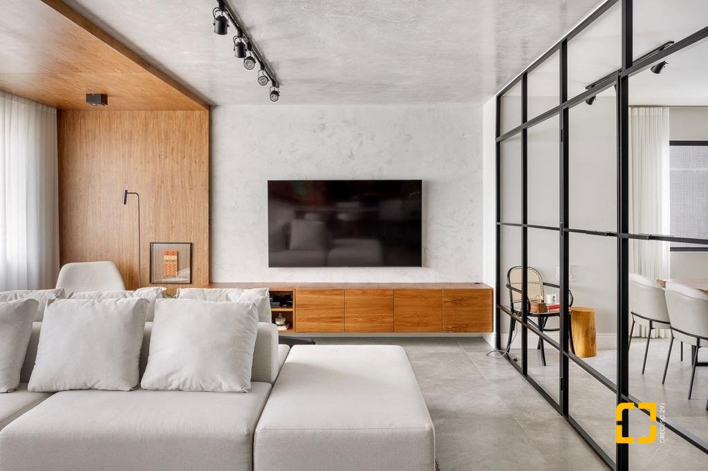 Apartamento com 207m², 5 quartos (sendo 1 suíte), 2 garagens, no bairro Centro em Florianópolis