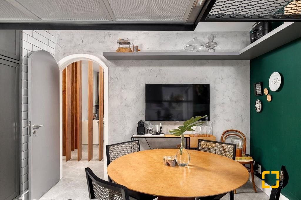 Apartamento com 207m², 5 quartos (sendo 1 suíte), 2 garagens, no bairro Centro em Florianópolis