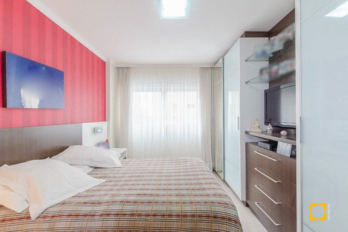 Apartamento com 97m², 4 quartos (sendo 2 suítes), 1 garagem, no bairro Centro em Florianópolis