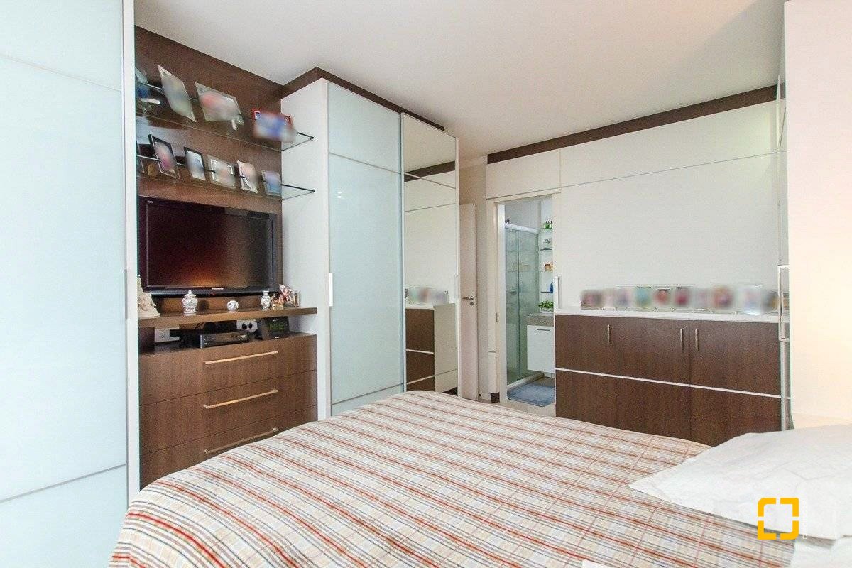 Apartamento com 97m², 4 quartos (sendo 2 suítes), 1 garagem, no bairro Centro em Florianópolis