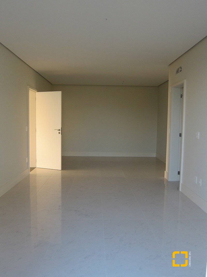 Casa de Condomínio com 461m², 6 quartos (sendo 3 suítes), 4 garagens, no bairro Cacupé em Florianópolis