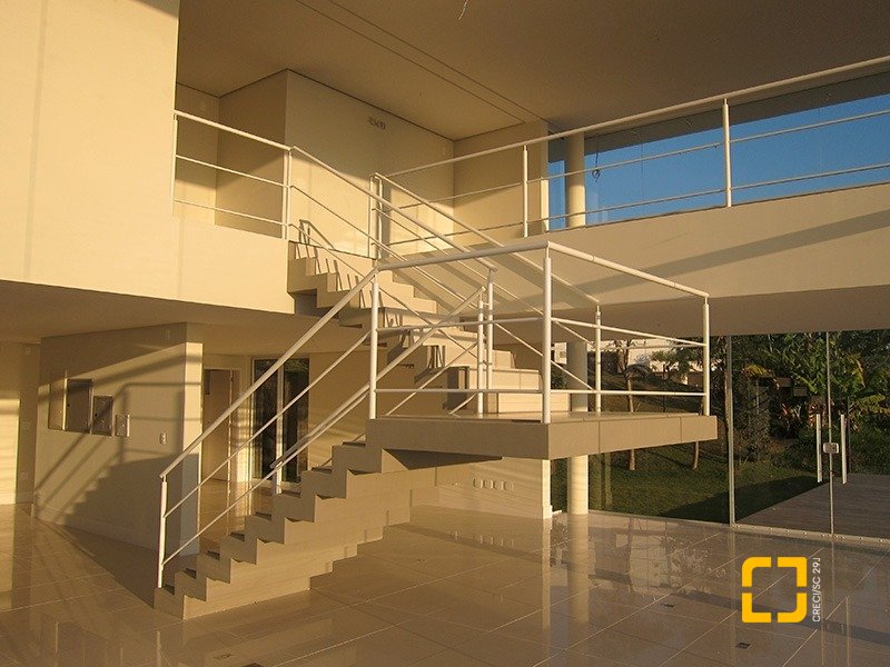 Casa de Condomínio com 461m², 6 quartos (sendo 3 suítes), 4 garagens, no bairro Cacupé em Florianópolis