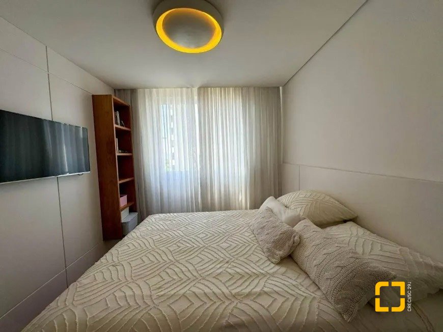 Apartamento com 206m², 3 quartos (sendo 3 suítes), 3 garagens, no bairro Beira Mar em Florianópolis
