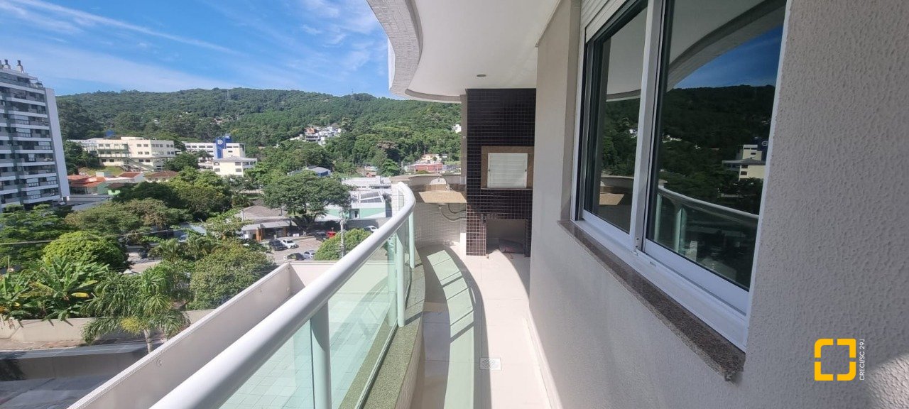 Apartamento com 127m², 5 quartos (sendo 1 suíte), 2 garagens, no bairro Itacorubi em Florianópolis