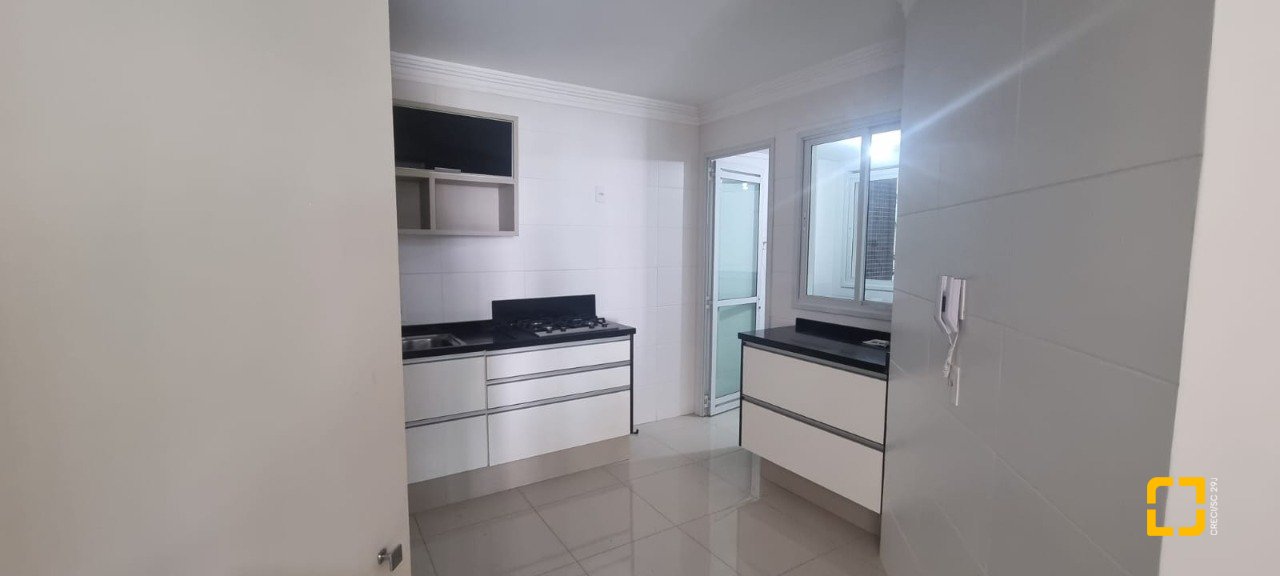 Apartamento com 127m², 5 quartos (sendo 1 suíte), 2 garagens, no bairro Itacorubi em Florianópolis