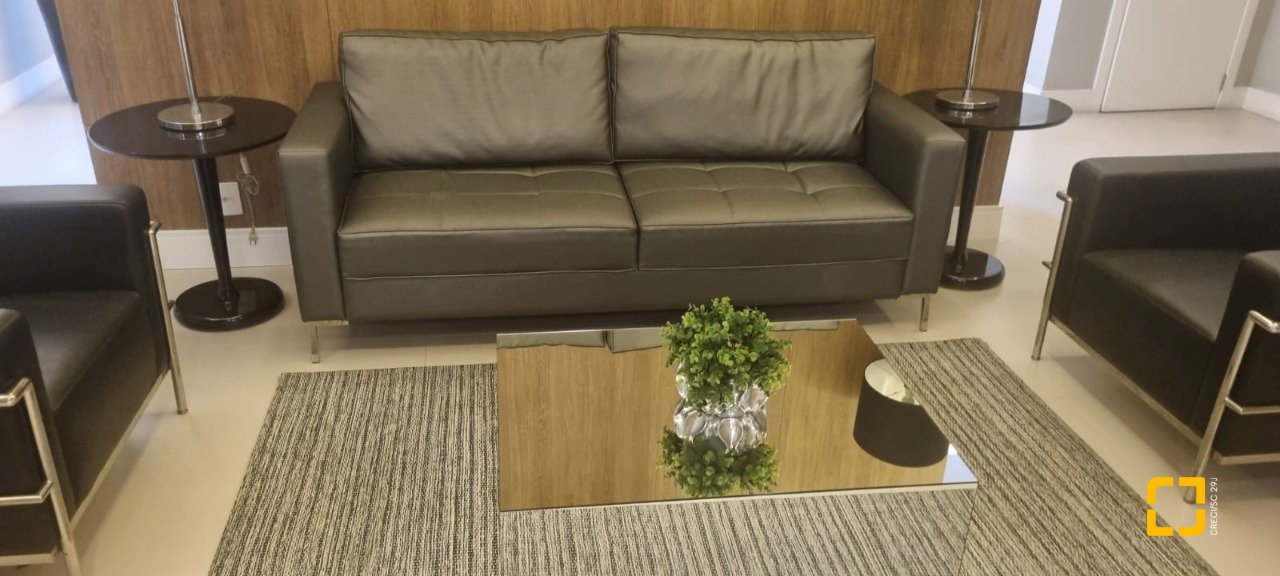Apartamento com 127m², 5 quartos (sendo 1 suíte), 2 garagens, no bairro Itacorubi em Florianópolis