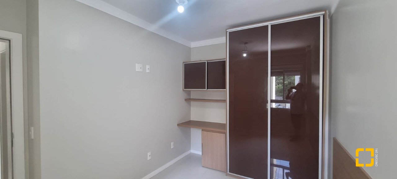 Apartamento com 127m², 5 quartos (sendo 1 suíte), 2 garagens, no bairro Itacorubi em Florianópolis