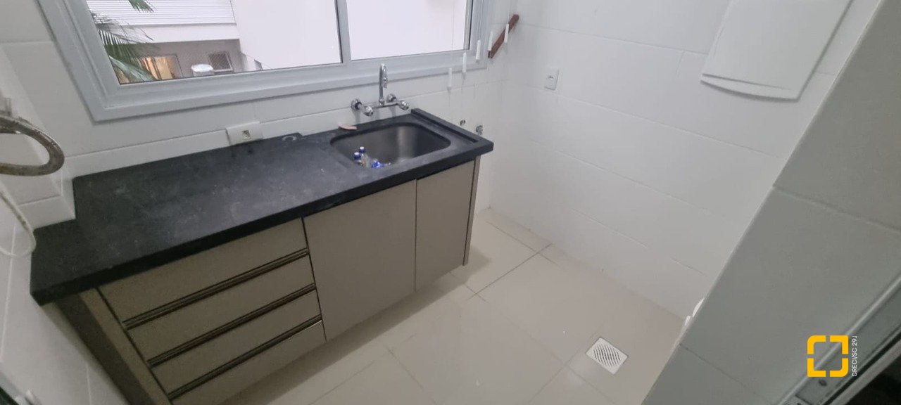 Apartamento com 127m², 5 quartos (sendo 1 suíte), 2 garagens, no bairro Itacorubi em Florianópolis