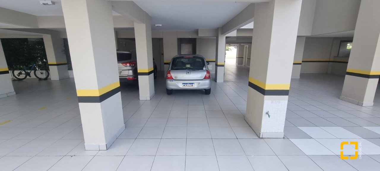 Apartamento com 127m², 5 quartos (sendo 1 suíte), 2 garagens, no bairro Itacorubi em Florianópolis