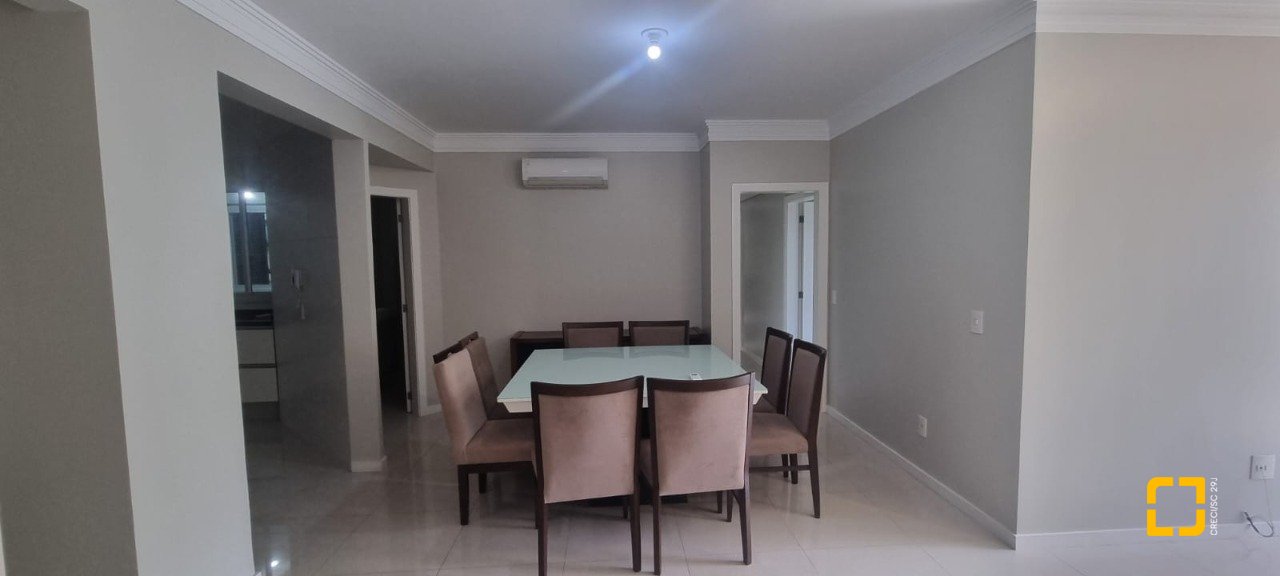 Apartamento com 127m², 5 quartos (sendo 1 suíte), 2 garagens, no bairro Itacorubi em Florianópolis