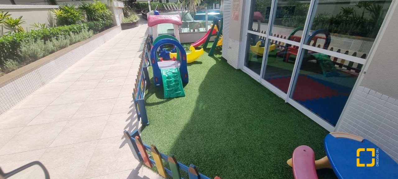 Apartamento com 127m², 5 quartos (sendo 1 suíte), 2 garagens, no bairro Itacorubi em Florianópolis