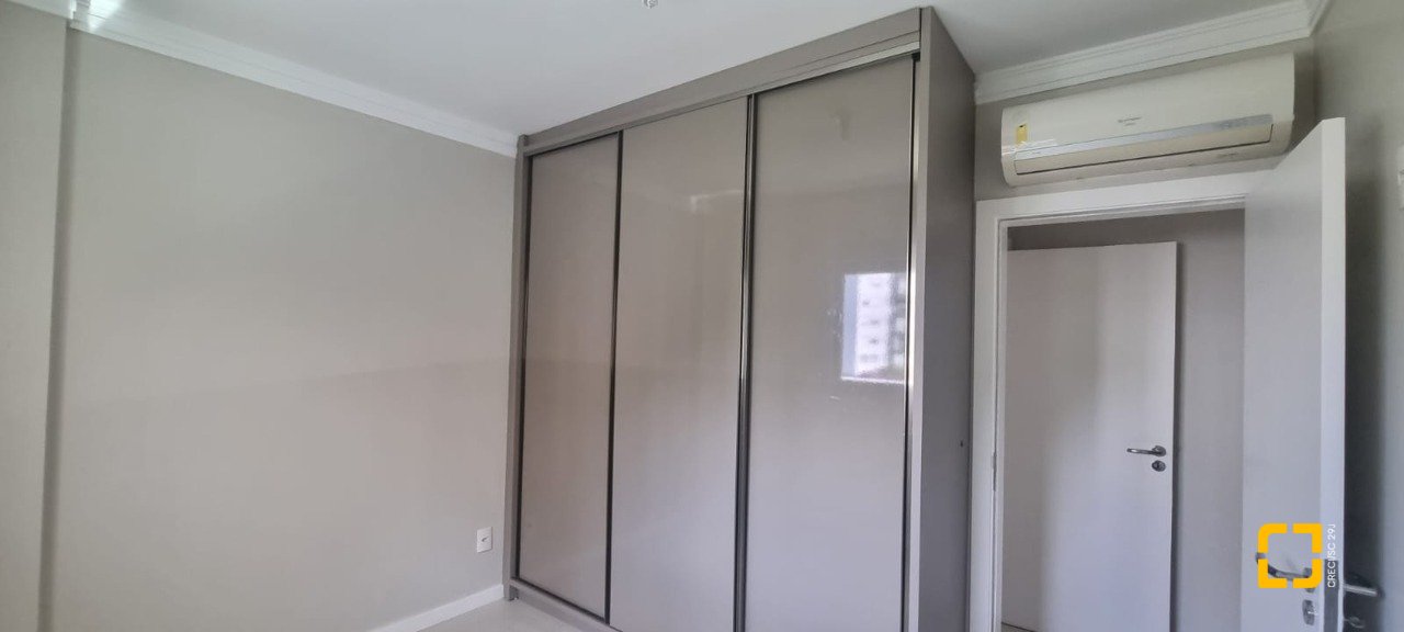 Apartamento com 127m², 5 quartos (sendo 1 suíte), 2 garagens, no bairro Itacorubi em Florianópolis