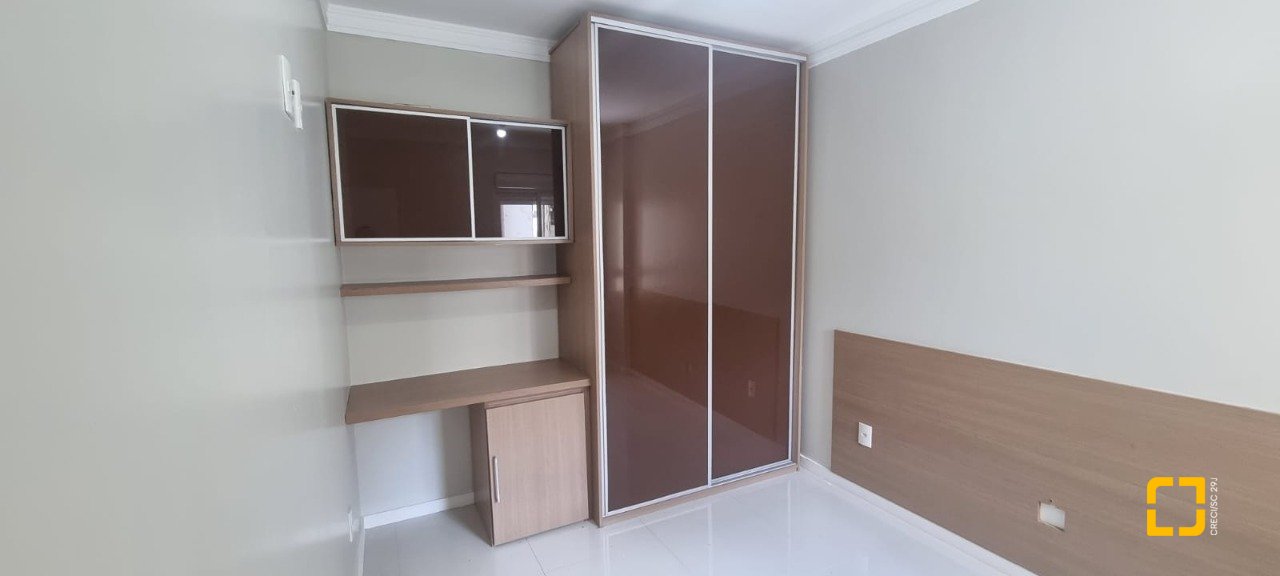 Apartamento com 127m², 5 quartos (sendo 1 suíte), 2 garagens, no bairro Itacorubi em Florianópolis