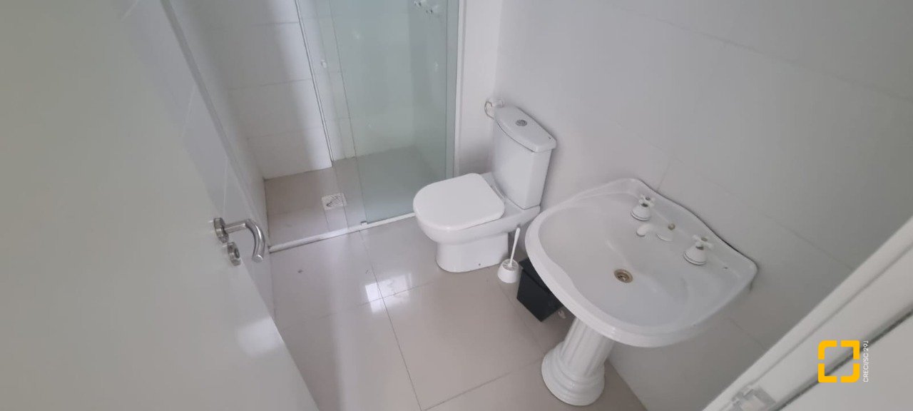 Apartamento com 127m², 5 quartos (sendo 1 suíte), 2 garagens, no bairro Itacorubi em Florianópolis