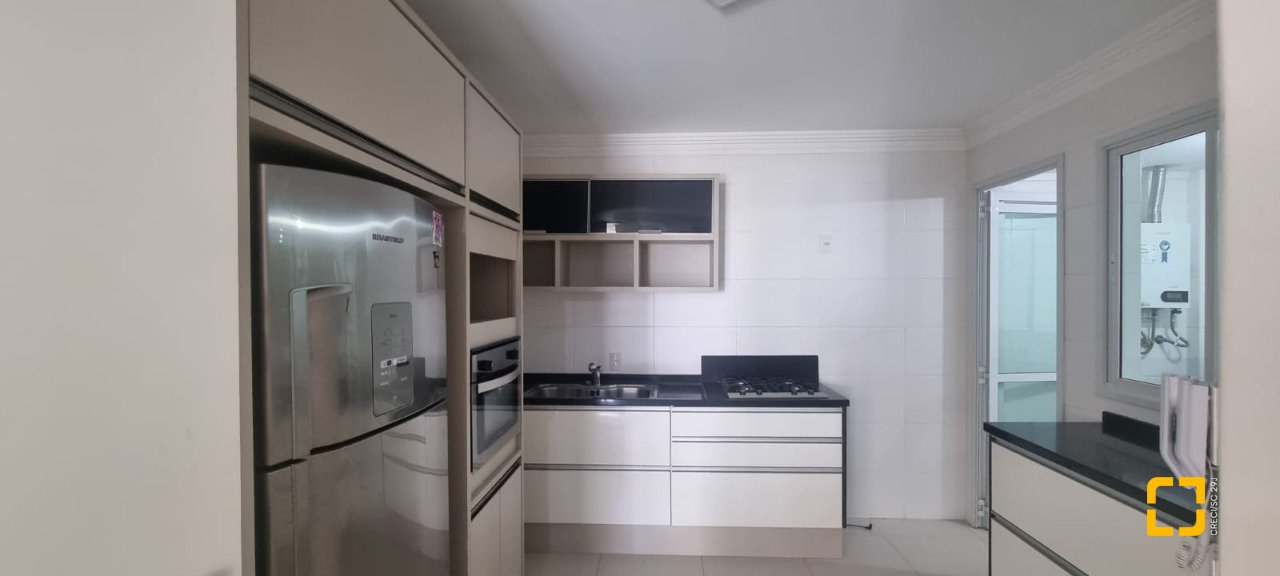 Apartamento com 127m², 5 quartos (sendo 1 suíte), 2 garagens, no bairro Itacorubi em Florianópolis