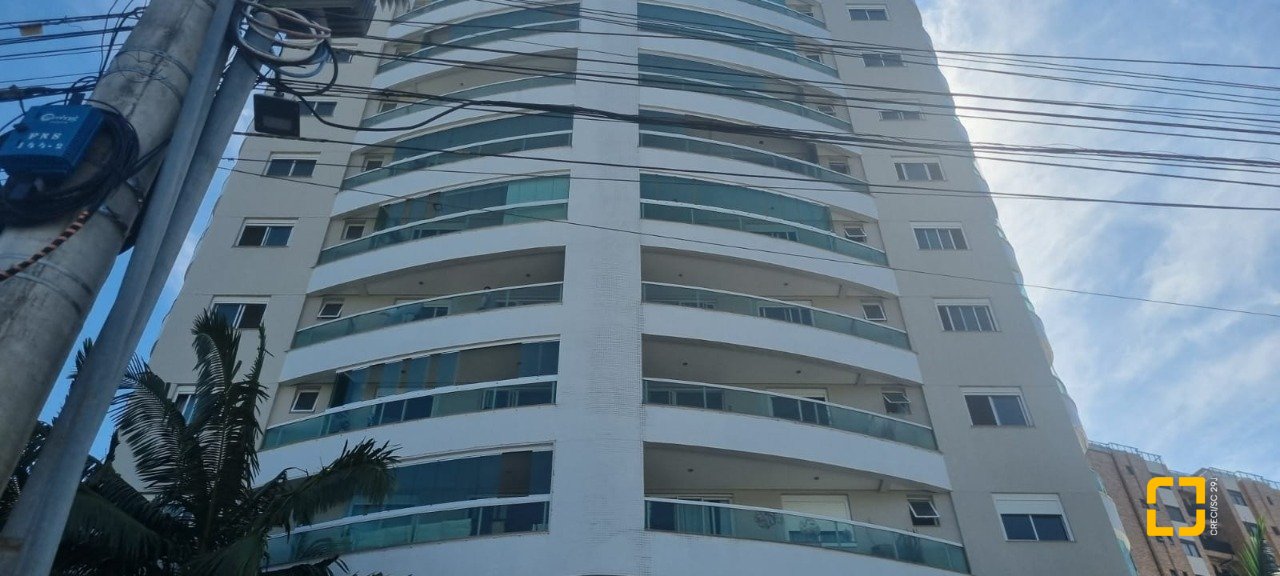 Apartamento com 127m², 5 quartos (sendo 1 suíte), 2 garagens, no bairro Itacorubi em Florianópolis