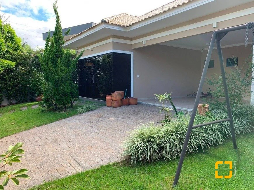 Casa de Condomínio com 197m², 7 quartos (sendo 3 suítes), 2 garagens, no bairro Cachoeira do Bom Jesus em Florianópolis