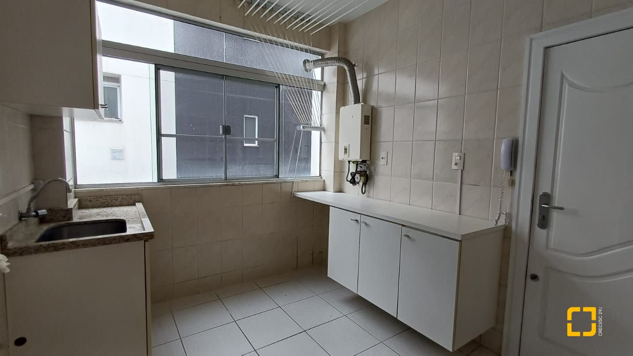 Apartamento com 139m², 4 quartos (sendo 1 suíte), 1 garagem, no bairro Centro em Florianópolis
