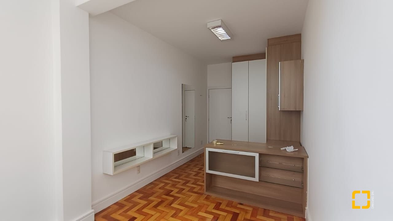 Apartamento com 139m², 4 quartos (sendo 1 suíte), 1 garagem, no bairro Centro em Florianópolis