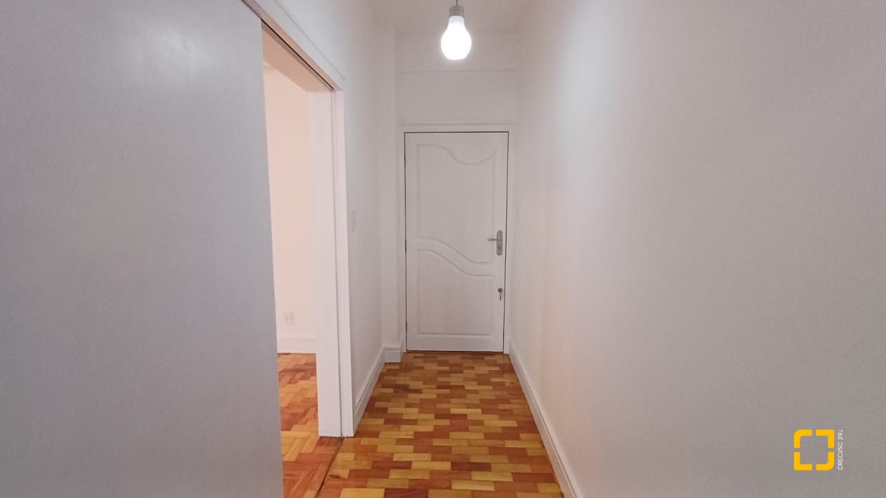 Apartamento com 139m², 4 quartos (sendo 1 suíte), 1 garagem, no bairro Centro em Florianópolis