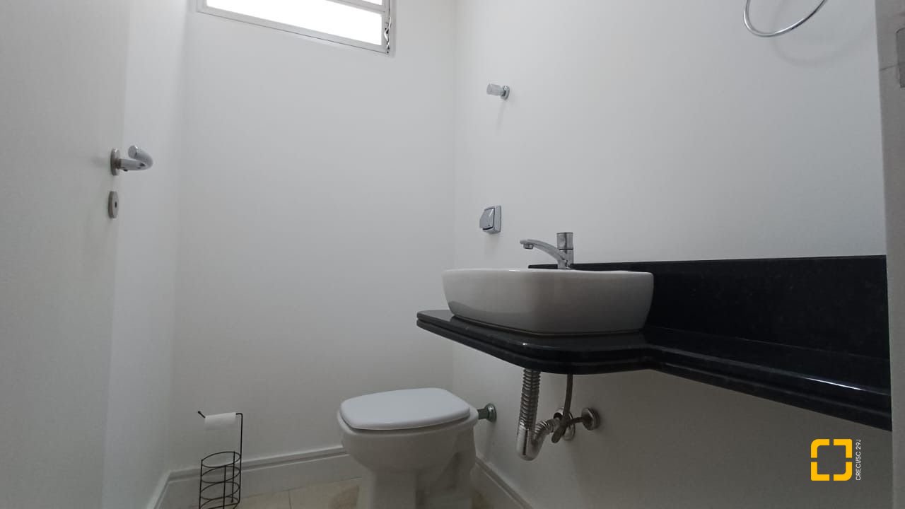 Apartamento com 139m², 4 quartos (sendo 1 suíte), 1 garagem, no bairro Centro em Florianópolis