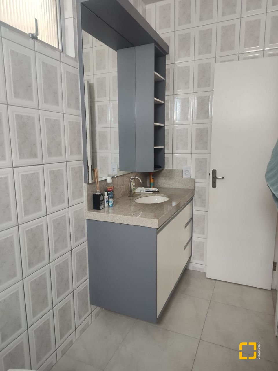 Apartamento com 85m², 2 quartos, 1 garagem, no bairro Córrego Grande em Florianópolis