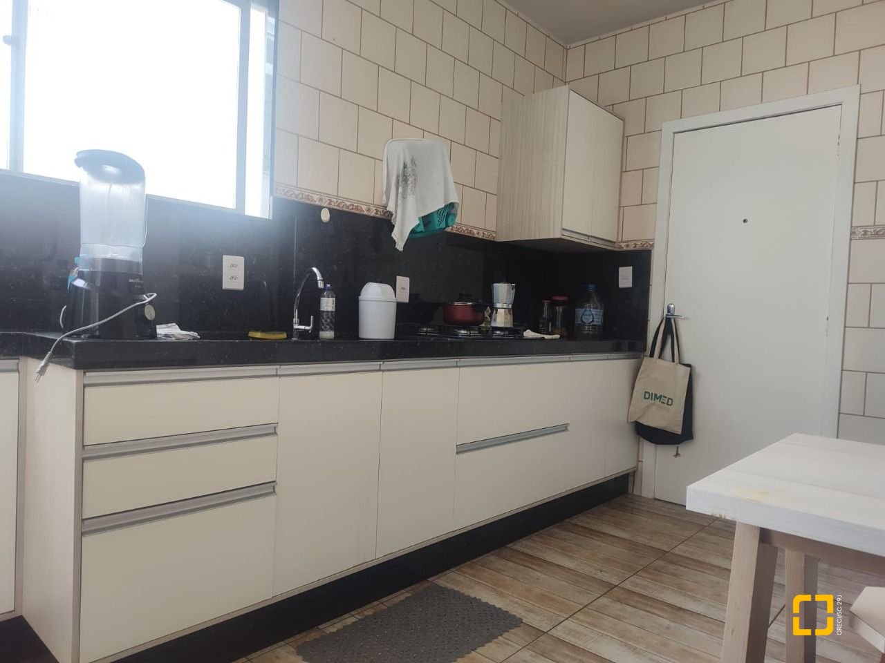 Apartamento com 85m², 2 quartos, 1 garagem, no bairro Córrego Grande em Florianópolis