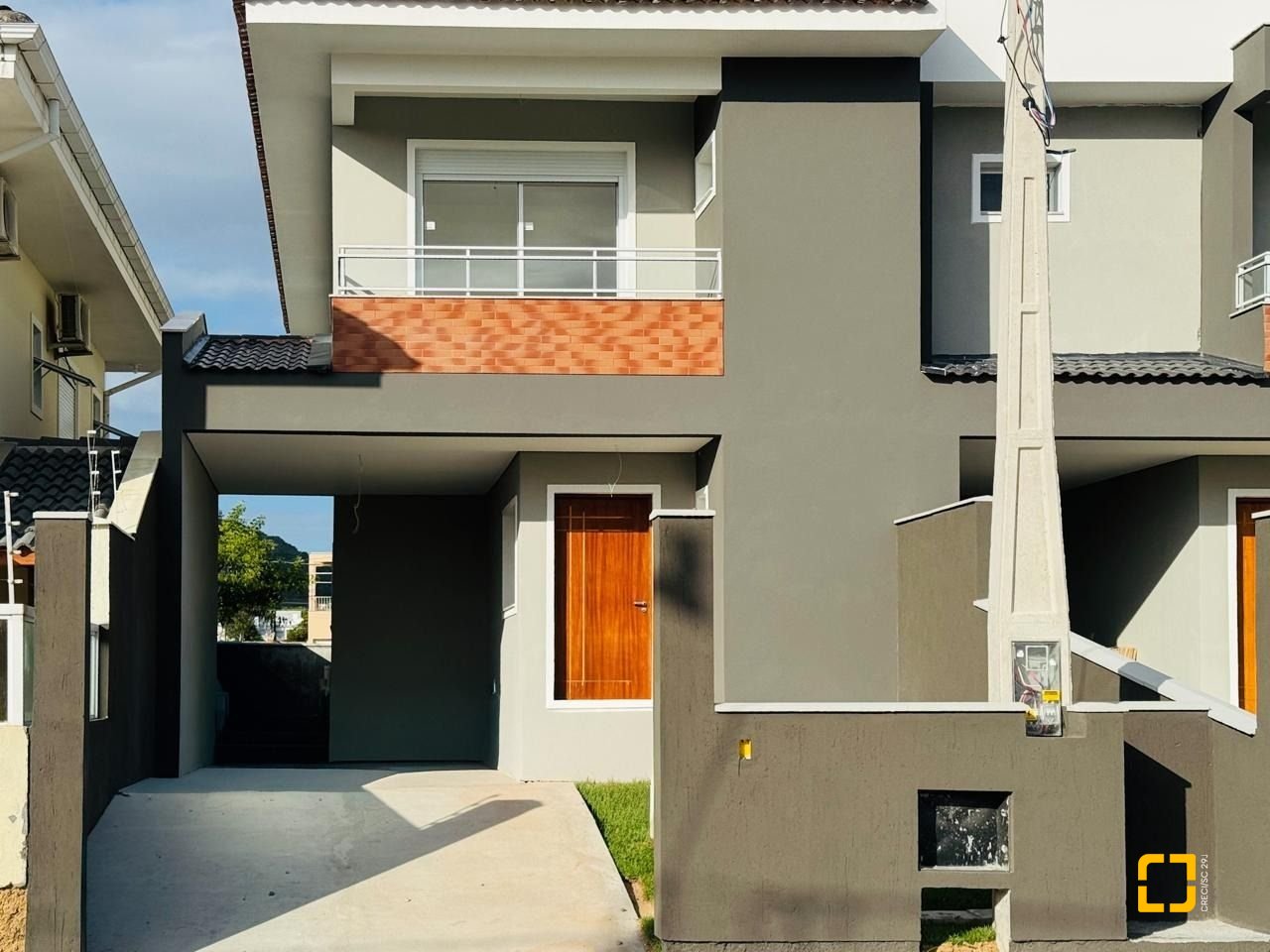 Casa com 138m², 4 quartos (sendo 1 suíte), 2 garagens, no bairro Campeche em Florianópolis