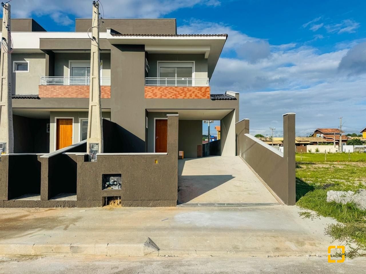 Casa com 138m², 4 quartos (sendo 1 suíte), 2 garagens, no bairro Campeche em Florianópolis