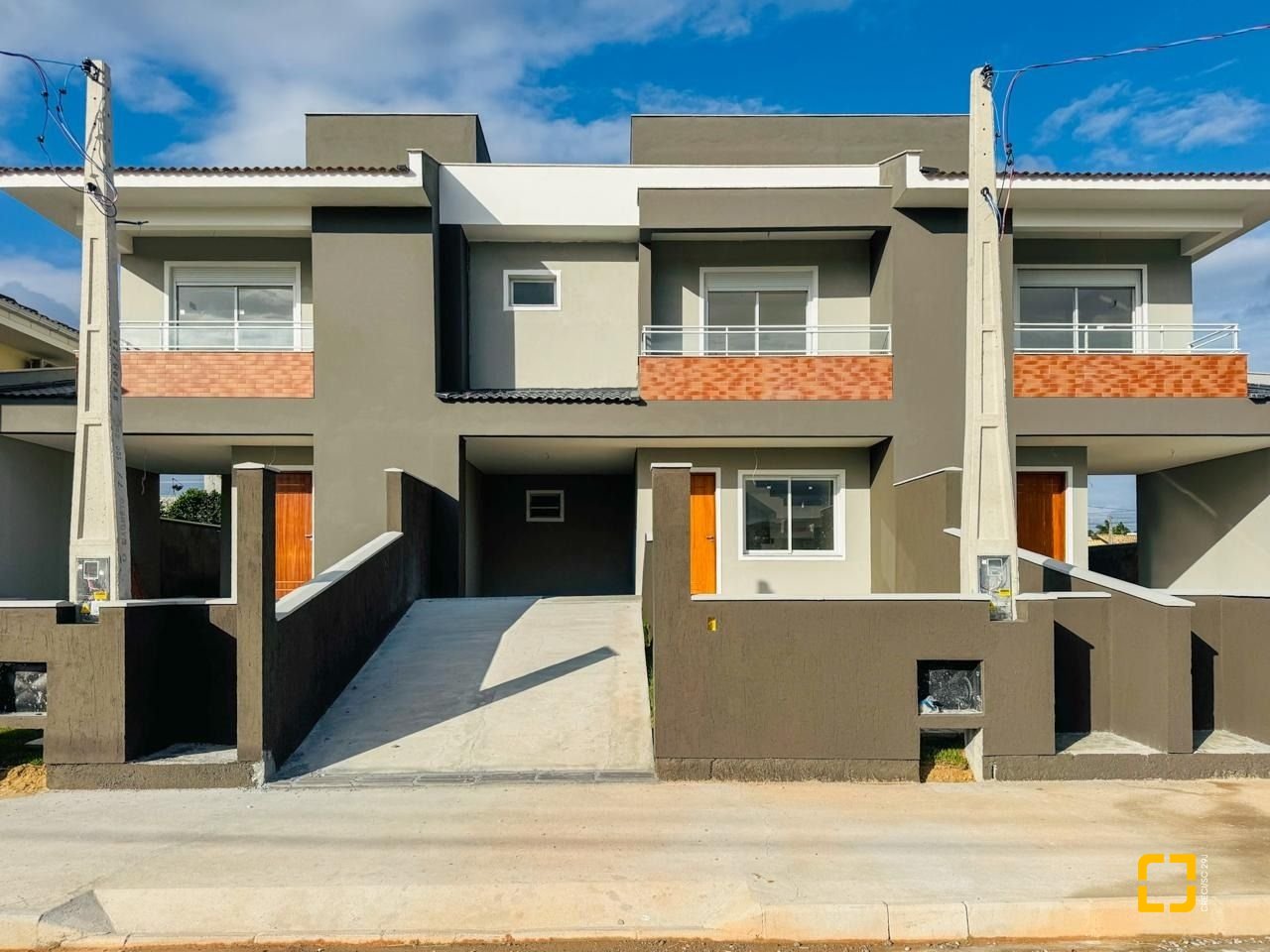 Casa com 150m², 3 quartos (sendo 1 suíte), 2 garagens, no bairro Campeche em Florianópolis