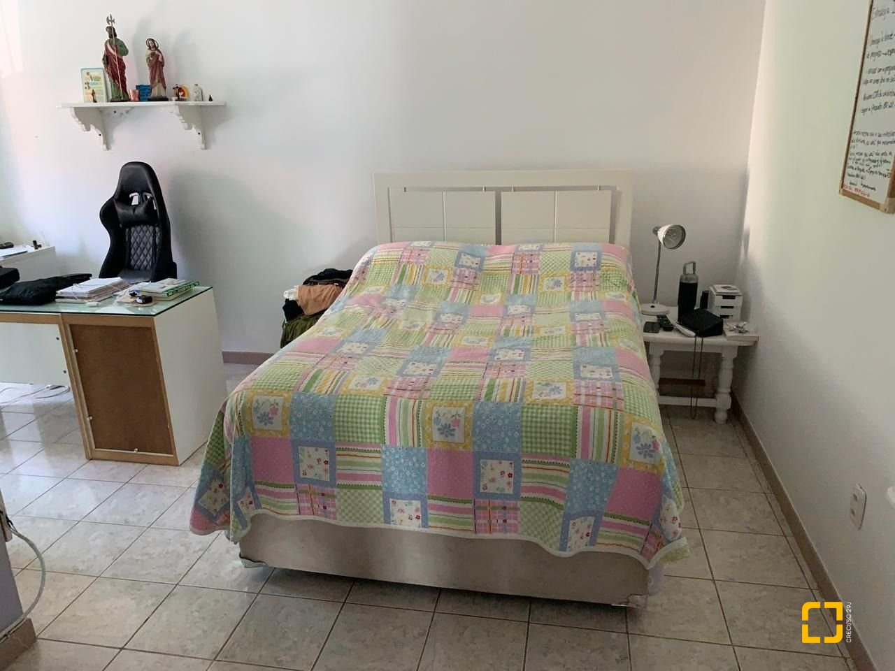 Casa com 450m², 6 quartos (sendo 1 suíte), 4 garagens, no bairro Ponta de Baixo em São José