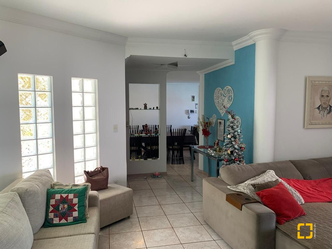 Casa com 450m², 6 quartos (sendo 1 suíte), 4 garagens, no bairro Ponta de Baixo em São José