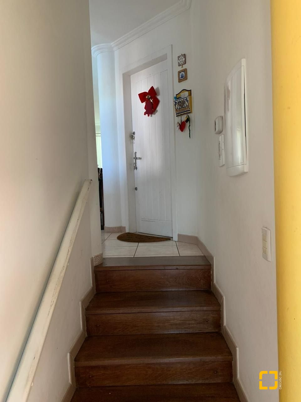 Casa com 450m², 6 quartos (sendo 1 suíte), 4 garagens, no bairro Ponta de Baixo em São José