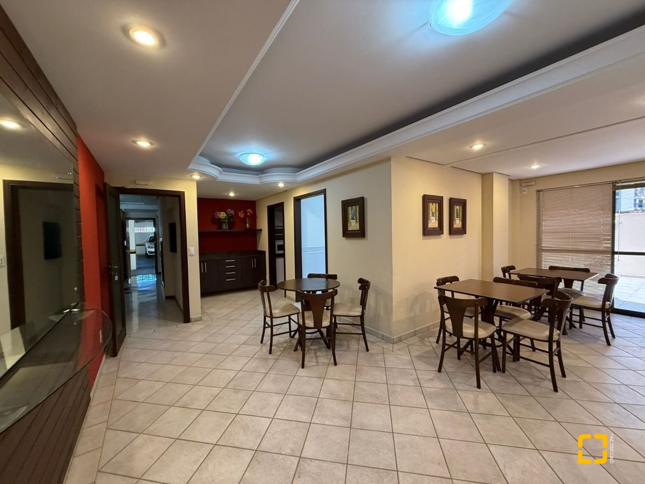Apartamento com 76m², 3 quartos (sendo 1 suíte), 1 garagem, no bairro Centro em Florianópolis