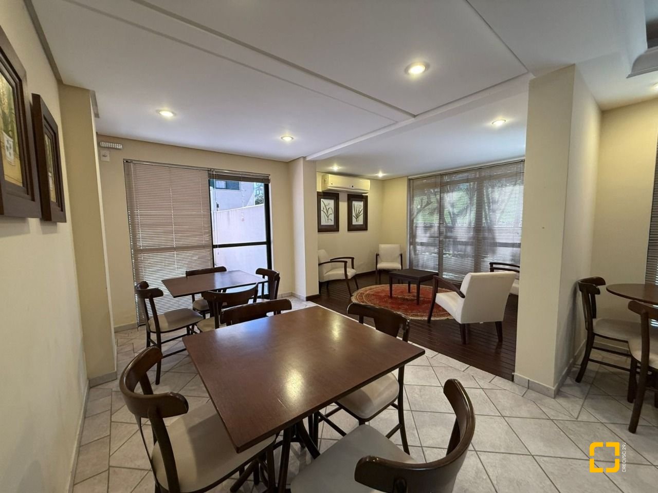 Apartamento com 76m², 3 quartos (sendo 1 suíte), 1 garagem, no bairro Centro em Florianópolis