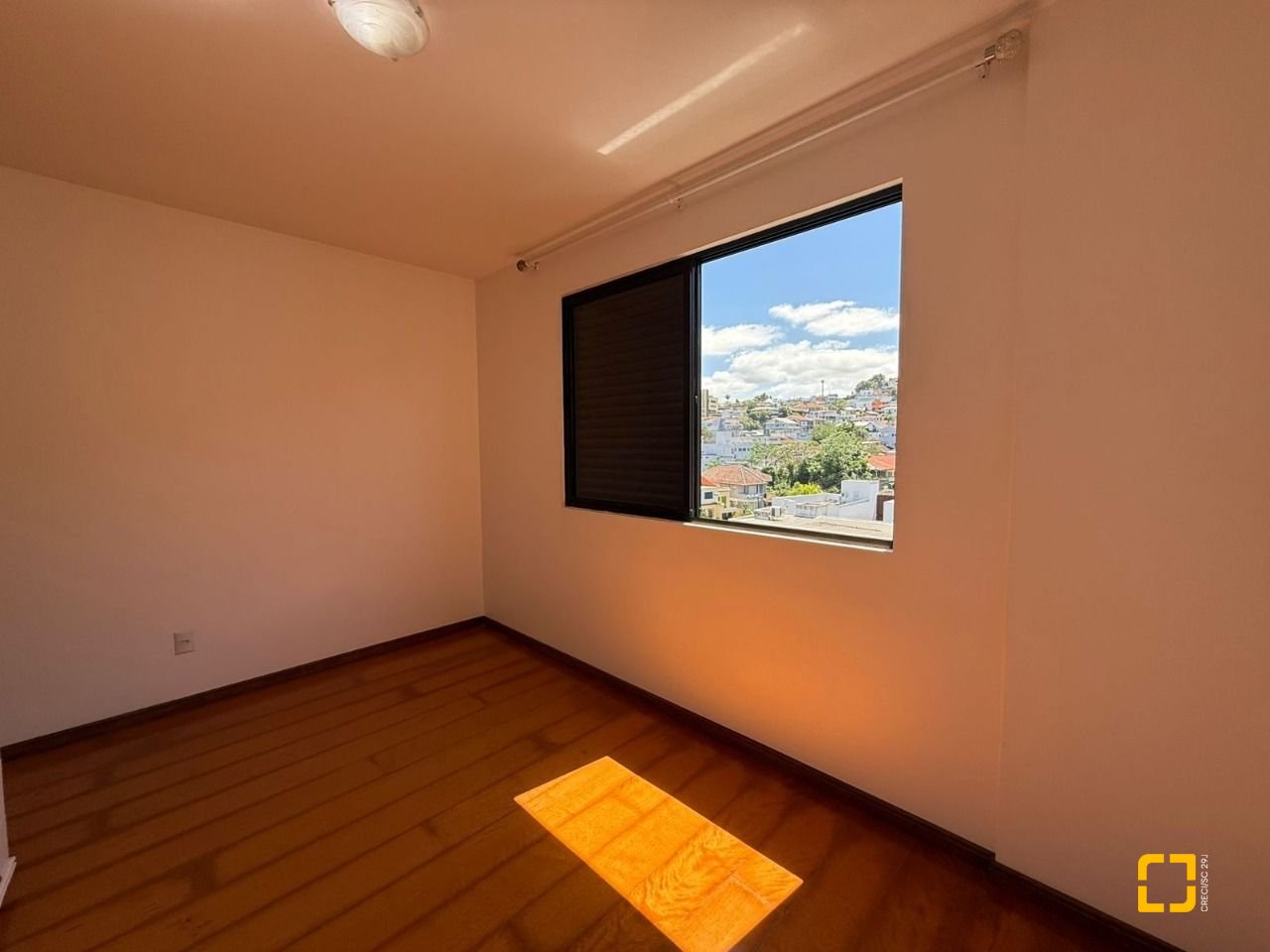 Apartamento com 76m², 3 quartos (sendo 1 suíte), 1 garagem, no bairro Centro em Florianópolis