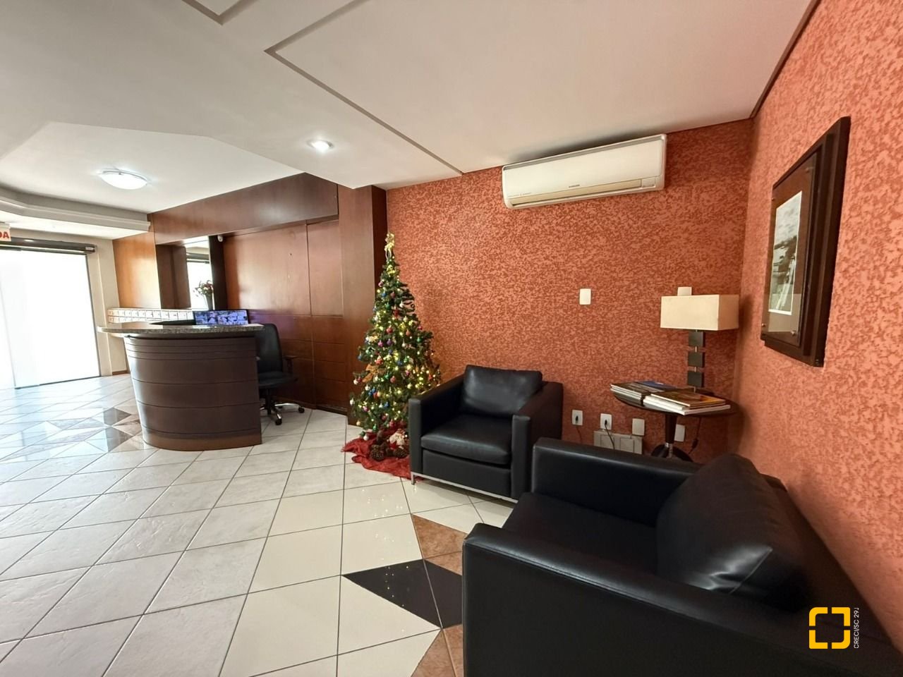 Apartamento com 76m², 3 quartos (sendo 1 suíte), 1 garagem, no bairro Centro em Florianópolis