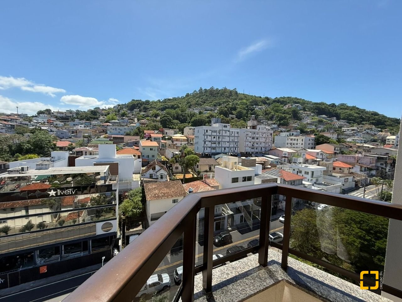 Apartamento com 76m², 3 quartos (sendo 1 suíte), 1 garagem, no bairro Centro em Florianópolis