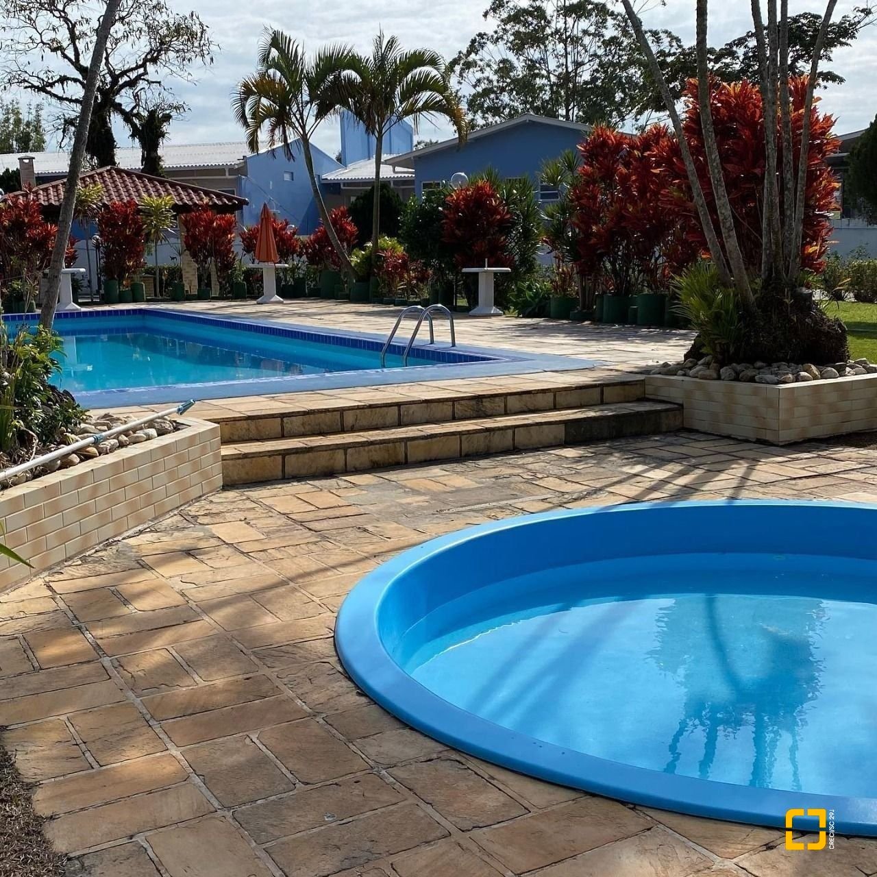 Casa com 39m², 2 quartos, 1 garagem, no bairro Cachoeira do Bom Jesus em Florianópolis