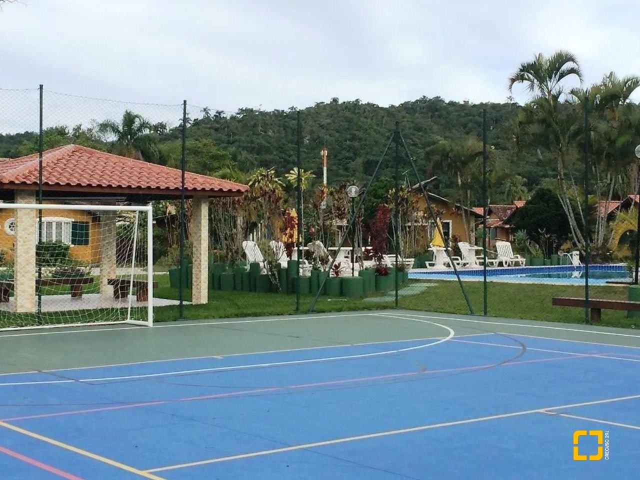 Casa com 39m², 2 quartos, 1 garagem, no bairro Cachoeira do Bom Jesus em Florianópolis