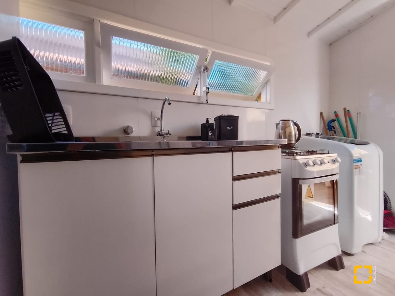 Casa com 39m², 2 quartos, 1 garagem, no bairro Cachoeira do Bom Jesus em Florianópolis